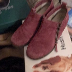Hush Puppies berry vine suede shoes,8 (Euro 39)